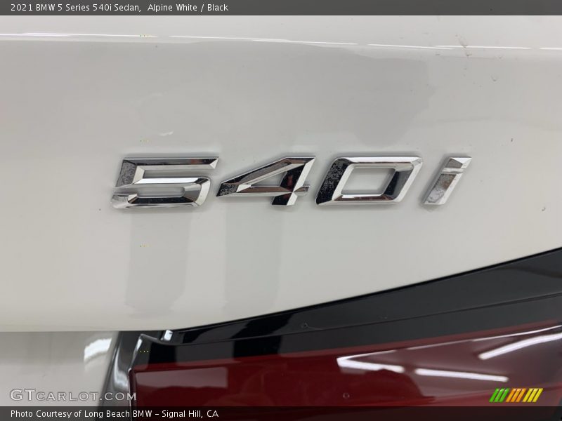 Alpine White / Black 2021 BMW 5 Series 540i Sedan