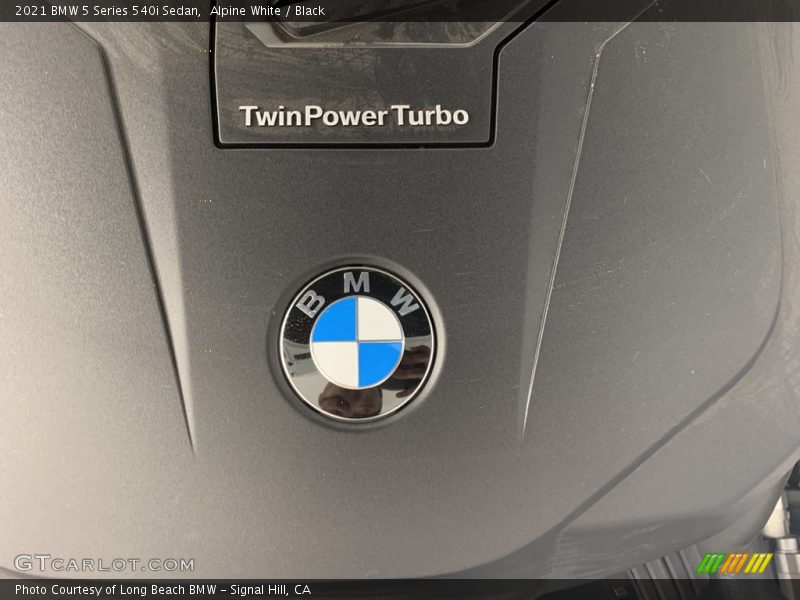 Alpine White / Black 2021 BMW 5 Series 540i Sedan