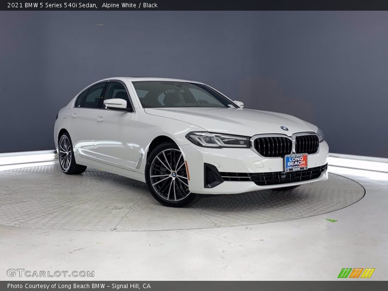 Alpine White / Black 2021 BMW 5 Series 540i Sedan