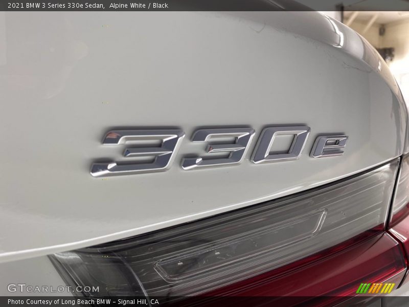 Alpine White / Black 2021 BMW 3 Series 330e Sedan