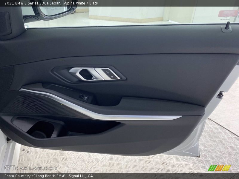 Alpine White / Black 2021 BMW 3 Series 330e Sedan