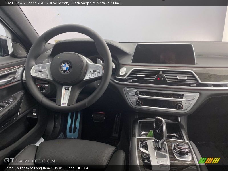 Dashboard of 2021 7 Series 750i xDrive Sedan