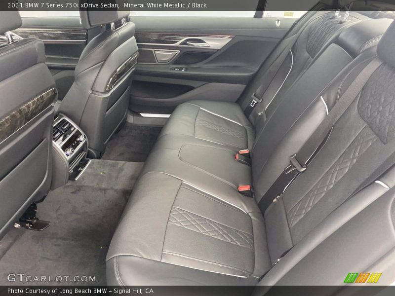 Mineral White Metallic / Black 2021 BMW 7 Series 750i xDrive Sedan