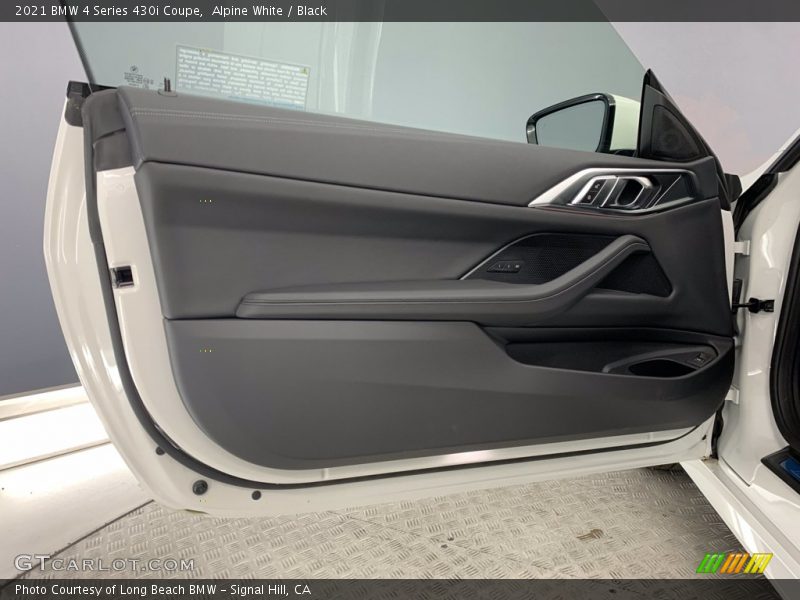 Door Panel of 2021 4 Series 430i Coupe