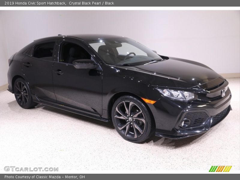 Front 3/4 View of 2019 Civic Sport Hatchback