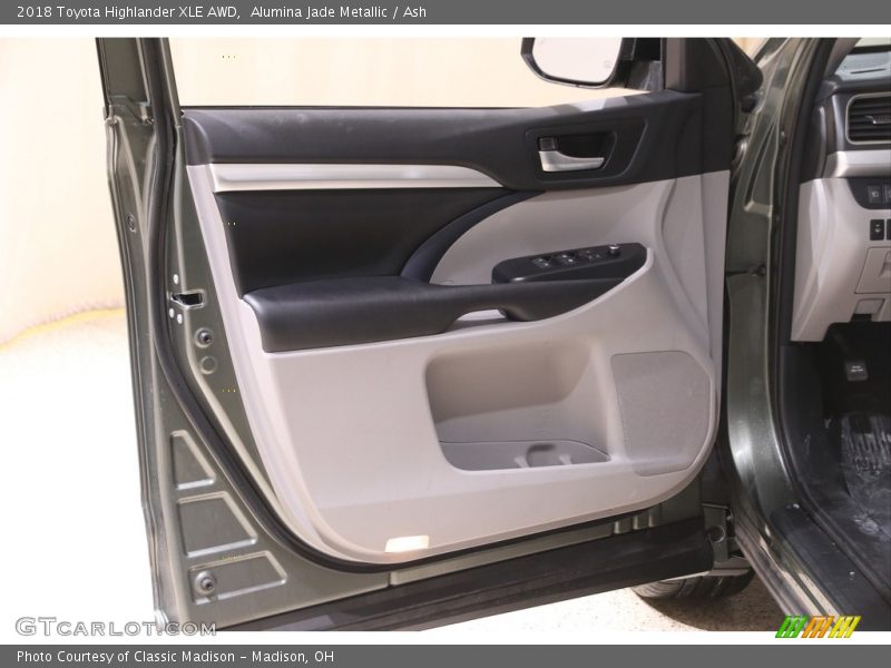 Alumina Jade Metallic / Ash 2018 Toyota Highlander XLE AWD