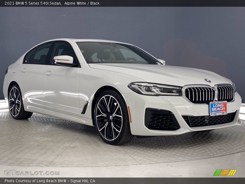 Alpine White / Black 2021 BMW 5 Series 540i Sedan