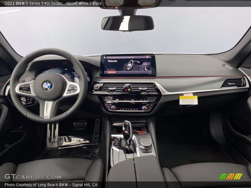 Alpine White / Black 2021 BMW 5 Series 540i Sedan