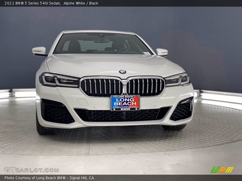 Alpine White / Black 2021 BMW 5 Series 540i Sedan