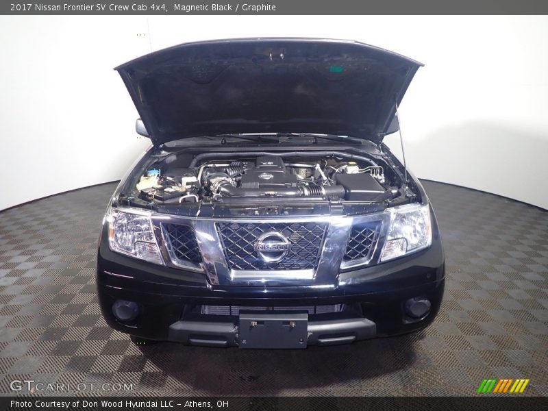 Magnetic Black / Graphite 2017 Nissan Frontier SV Crew Cab 4x4