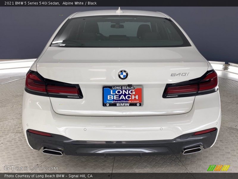 Alpine White / Black 2021 BMW 5 Series 540i Sedan