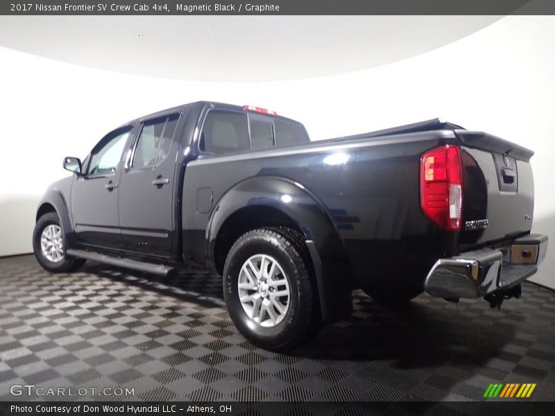 Magnetic Black / Graphite 2017 Nissan Frontier SV Crew Cab 4x4