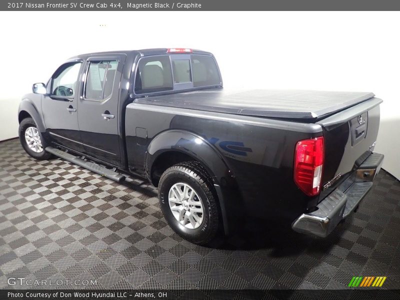 Magnetic Black / Graphite 2017 Nissan Frontier SV Crew Cab 4x4
