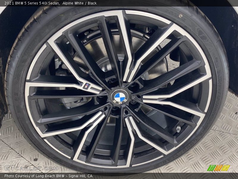 Alpine White / Black 2021 BMW 5 Series 540i Sedan