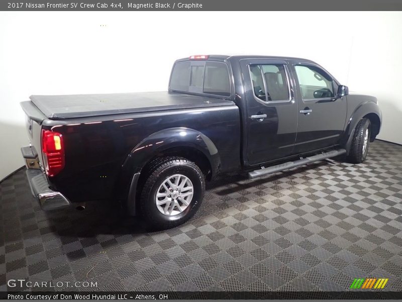 Magnetic Black / Graphite 2017 Nissan Frontier SV Crew Cab 4x4