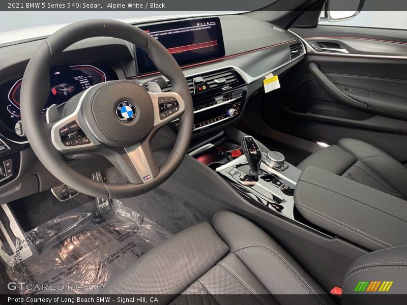 Alpine White / Black 2021 BMW 5 Series 540i Sedan
