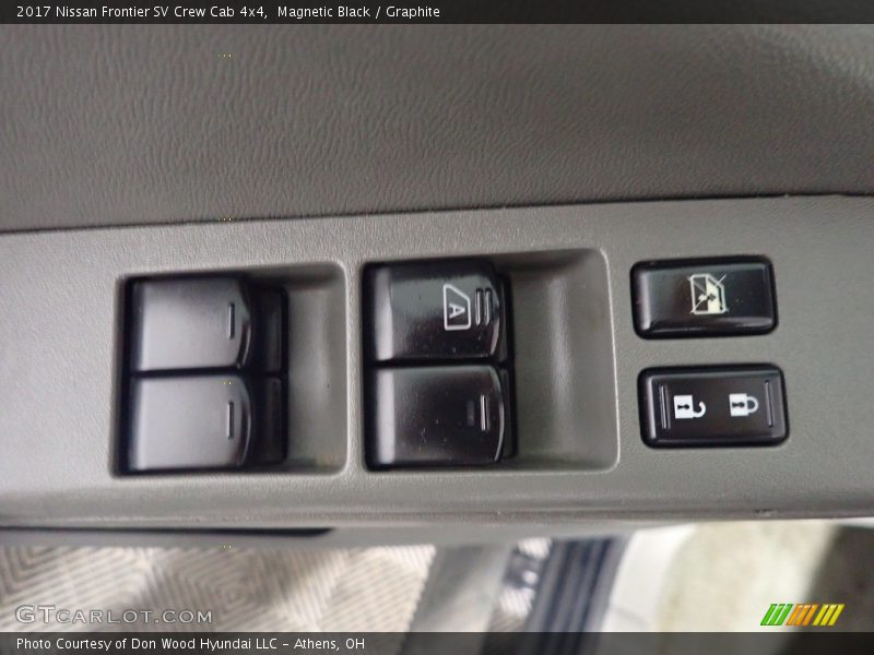 Magnetic Black / Graphite 2017 Nissan Frontier SV Crew Cab 4x4