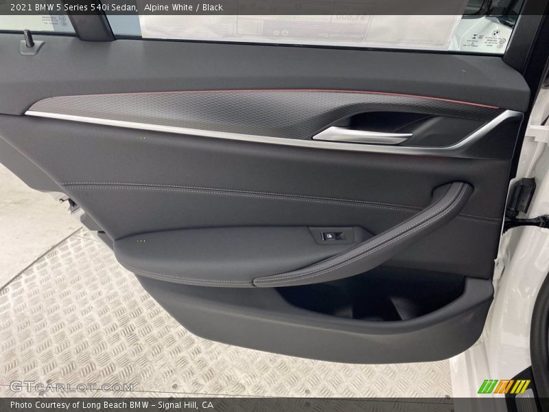 Alpine White / Black 2021 BMW 5 Series 540i Sedan