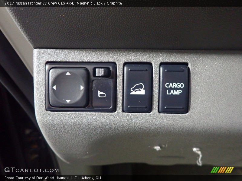 Controls of 2017 Frontier SV Crew Cab 4x4