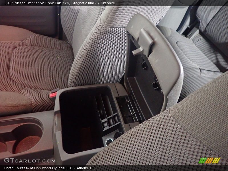 Magnetic Black / Graphite 2017 Nissan Frontier SV Crew Cab 4x4