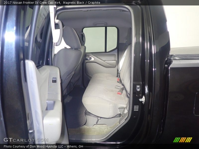 Magnetic Black / Graphite 2017 Nissan Frontier SV Crew Cab 4x4