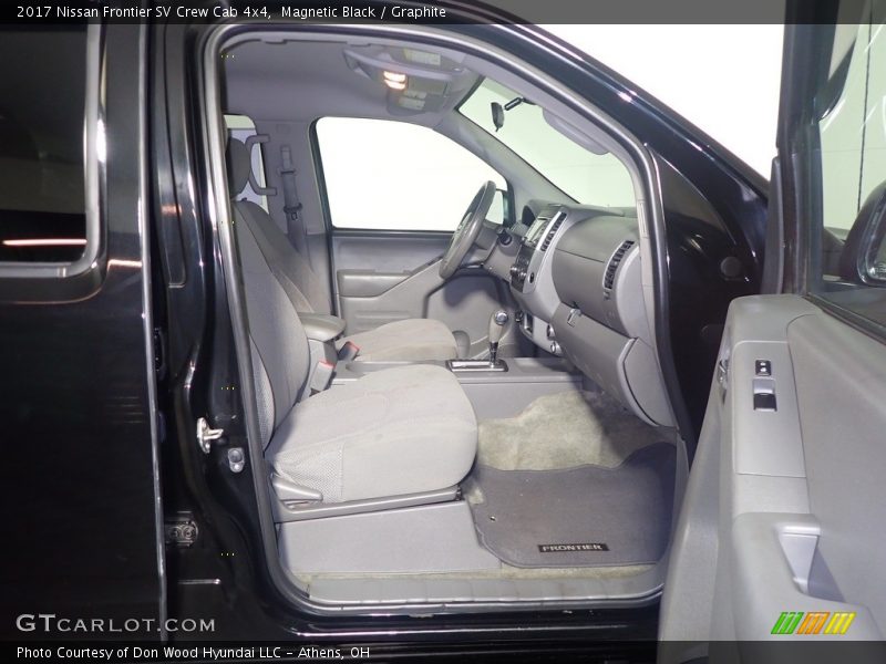 Magnetic Black / Graphite 2017 Nissan Frontier SV Crew Cab 4x4