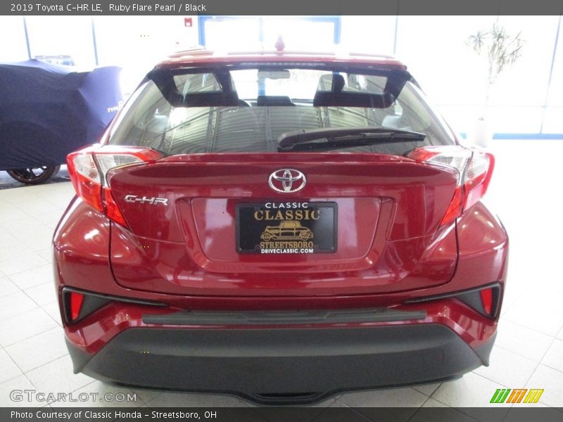 Ruby Flare Pearl / Black 2019 Toyota C-HR LE