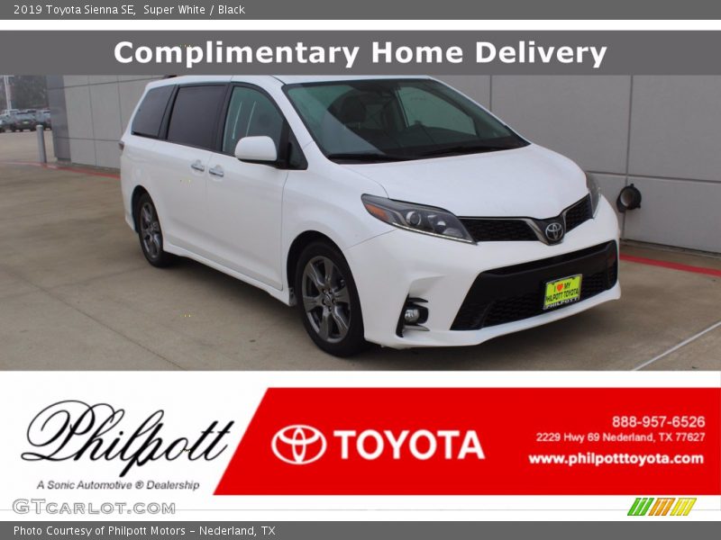 Super White / Black 2019 Toyota Sienna SE