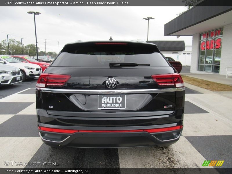 Deep Black Pearl / Beige 2020 Volkswagen Atlas Cross Sport SE 4Motion