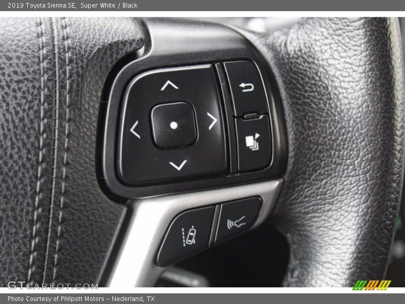 Super White / Black 2019 Toyota Sienna SE