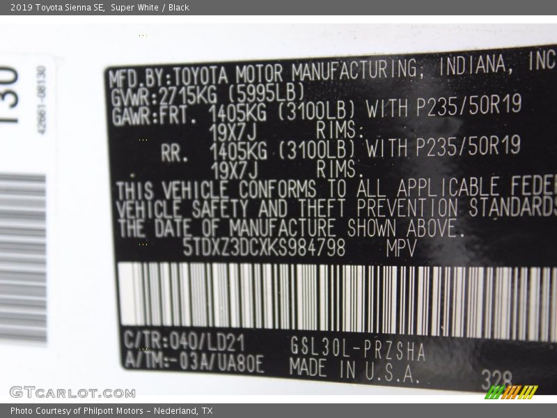 Super White / Black 2019 Toyota Sienna SE