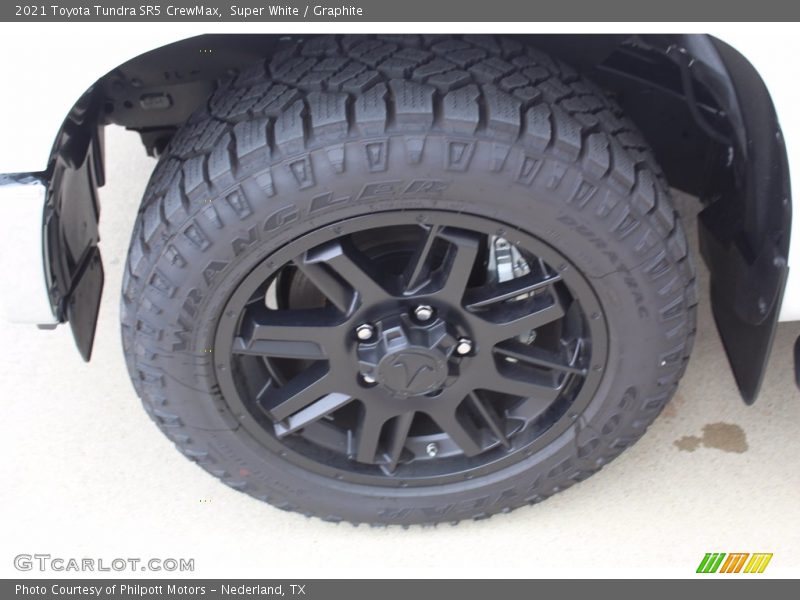Super White / Graphite 2021 Toyota Tundra SR5 CrewMax