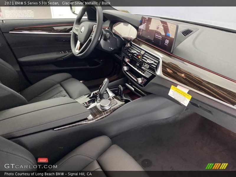 Glacier Silver Metallic / Black 2021 BMW 5 Series 530i Sedan