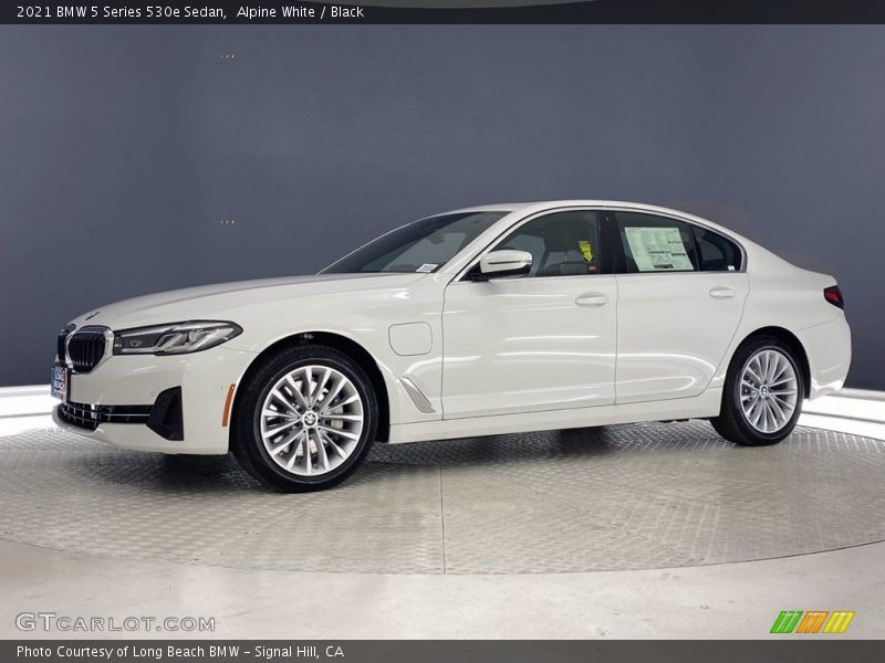 Alpine White / Black 2021 BMW 5 Series 530e Sedan