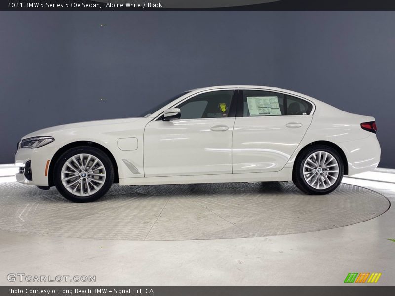 Alpine White / Black 2021 BMW 5 Series 530e Sedan