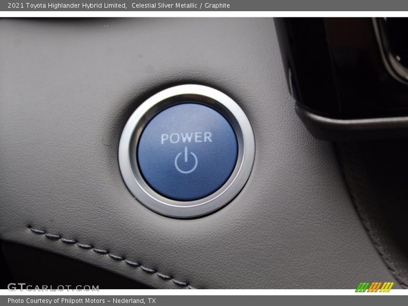 Celestial Silver Metallic / Graphite 2021 Toyota Highlander Hybrid Limited