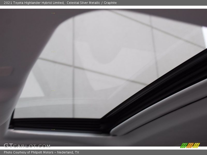 Celestial Silver Metallic / Graphite 2021 Toyota Highlander Hybrid Limited