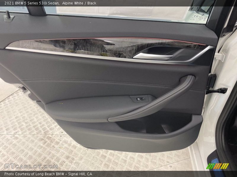 Alpine White / Black 2021 BMW 5 Series 530i Sedan