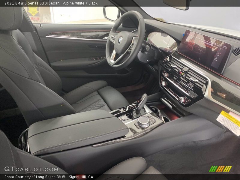 Alpine White / Black 2021 BMW 5 Series 530i Sedan
