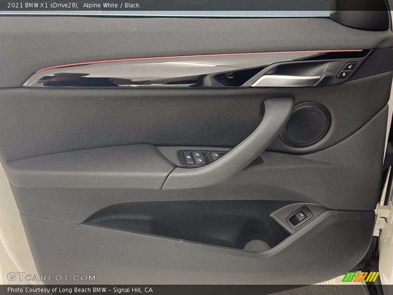 Alpine White / Black 2021 BMW X1 sDrive28i