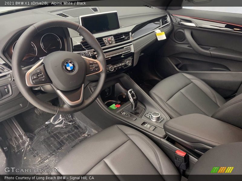 Alpine White / Black 2021 BMW X1 sDrive28i