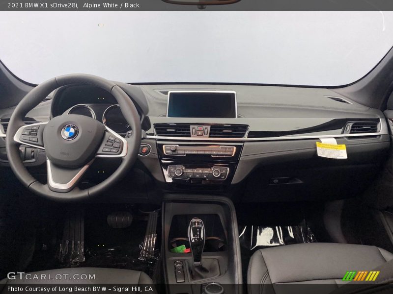 Alpine White / Black 2021 BMW X1 sDrive28i