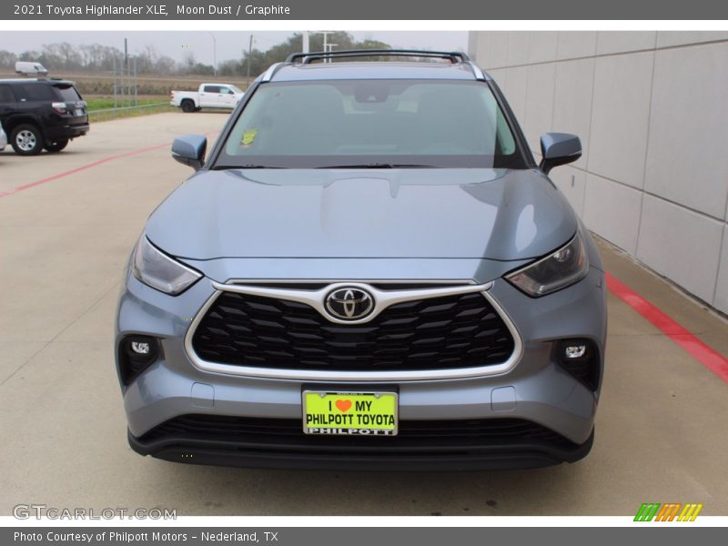 Moon Dust / Graphite 2021 Toyota Highlander XLE
