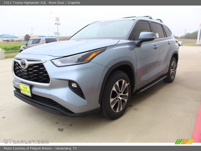 Moon Dust / Graphite 2021 Toyota Highlander XLE