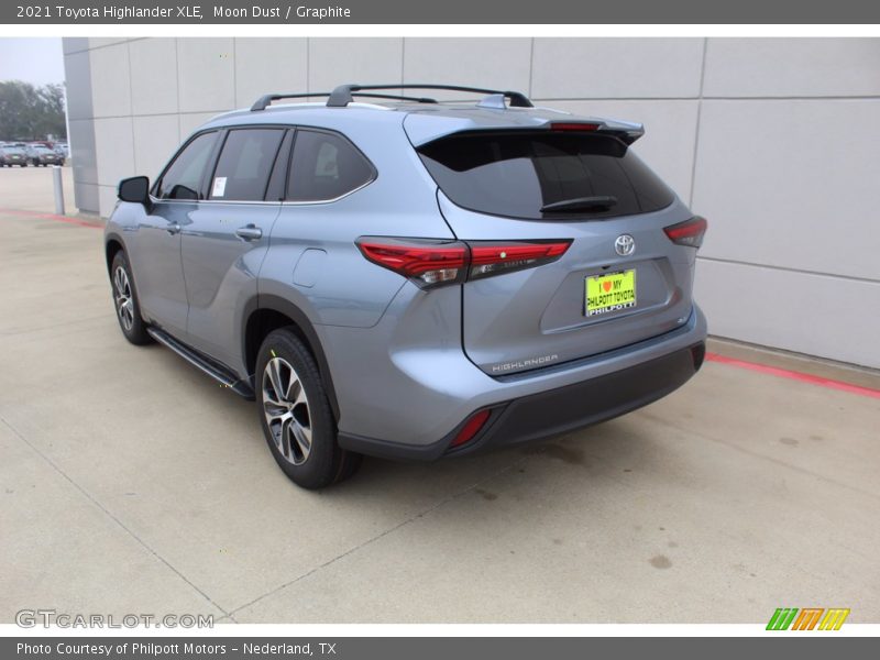 Moon Dust / Graphite 2021 Toyota Highlander XLE
