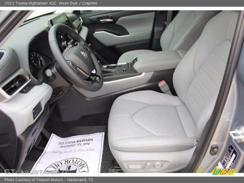 Moon Dust / Graphite 2021 Toyota Highlander XLE