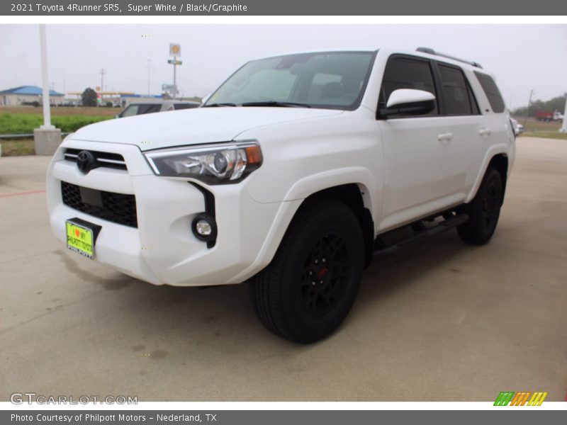 Super White / Black/Graphite 2021 Toyota 4Runner SR5