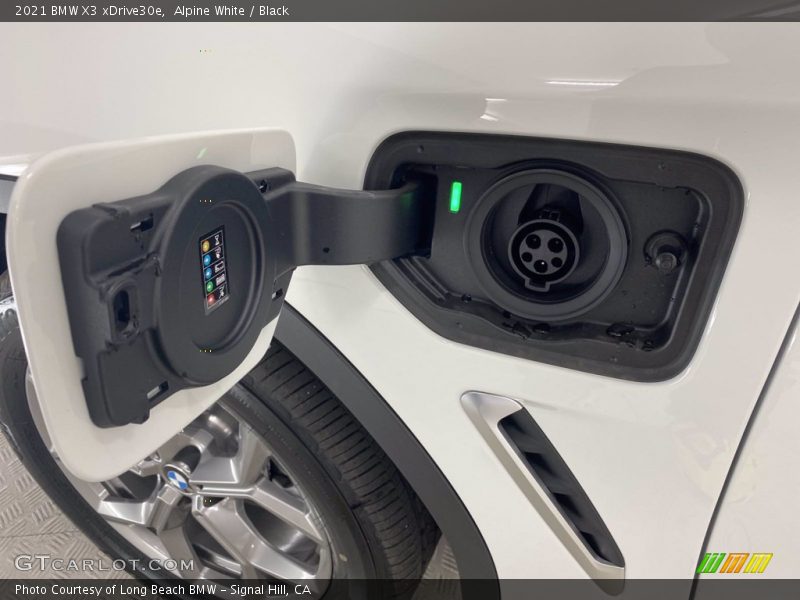 Alpine White / Black 2021 BMW X3 xDrive30e