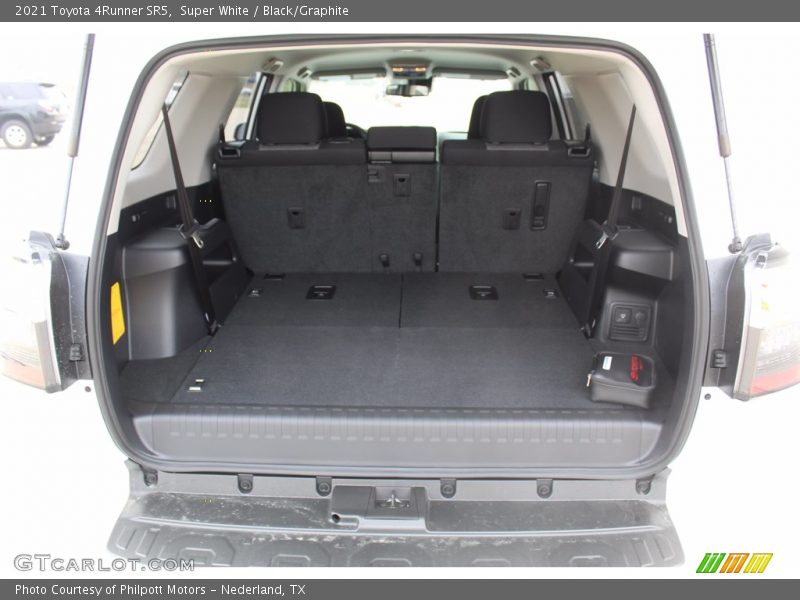 Super White / Black/Graphite 2021 Toyota 4Runner SR5
