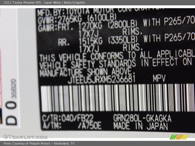 Super White / Black/Graphite 2021 Toyota 4Runner SR5